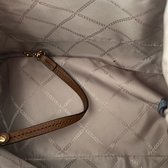 Immaculate Michael Kors bowler bag brown/tan pebbled  leather. This bag is BNWT - Picture 5 of 7
